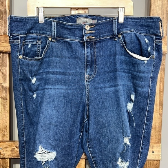 Torrid distressed denim jeggings. Size 20. EUC. - Picture 2 of 7
